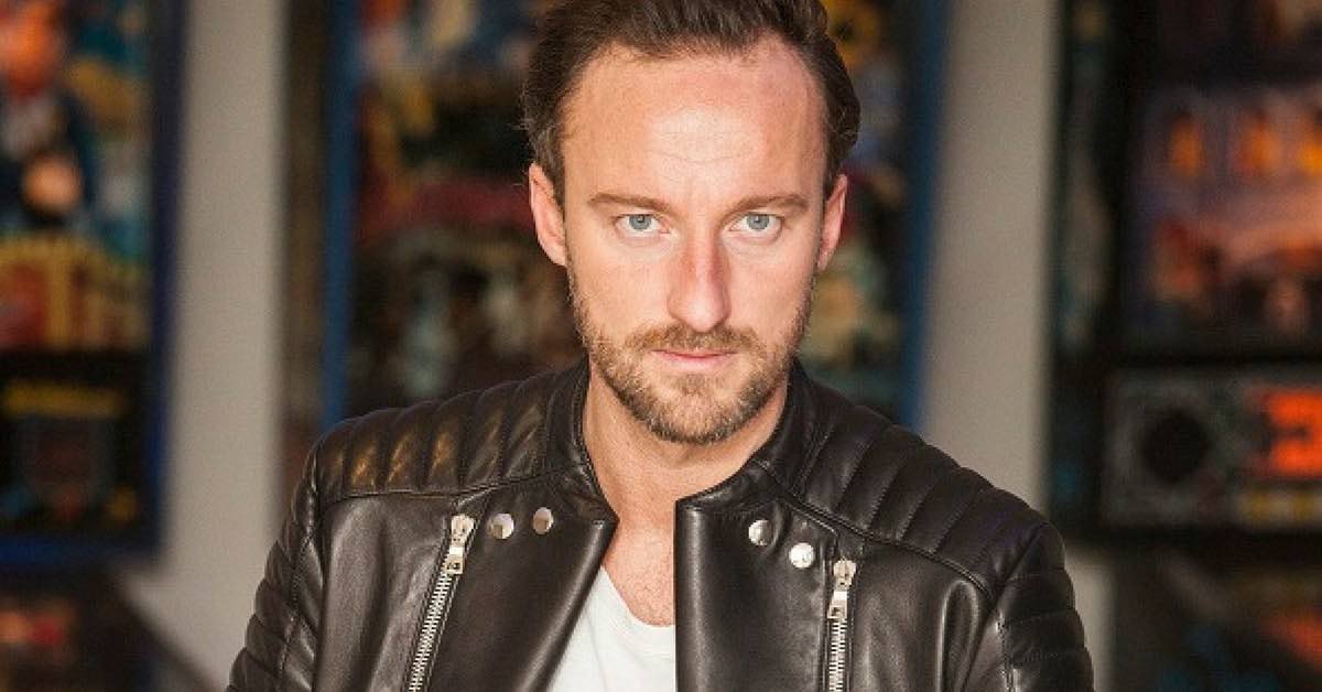 Francesco Facchinetti schiaffeggia due ragazzi che insultano un cinese