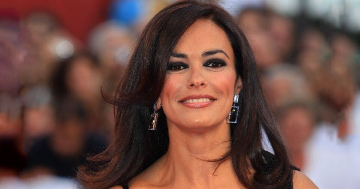 Maria Grazia Cucinotta ricoverata a Napoli per un malore