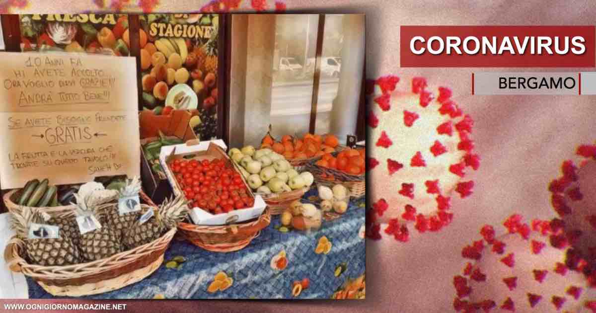 Coronavirus, fruttivendolo egiziano offre i suoi prodotti