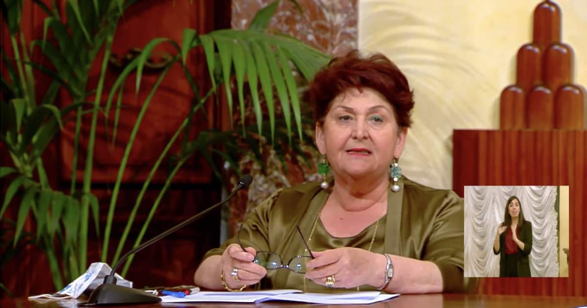 Teresa Bellanova piange in diretta