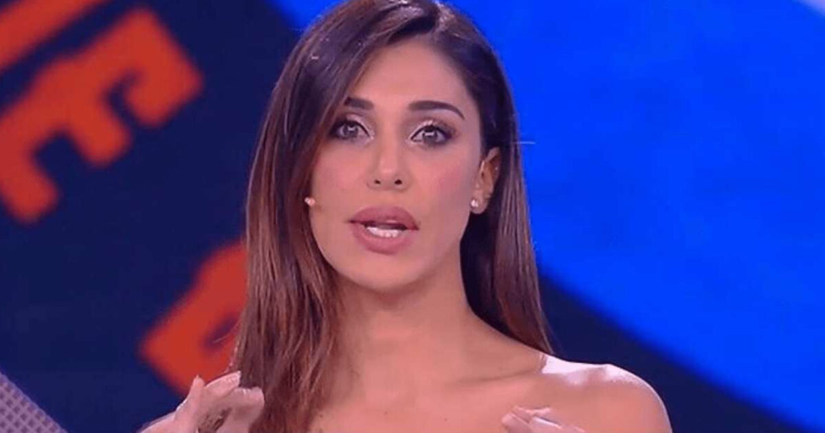 Belen Rodriguez perde le staffe con i paparazzi