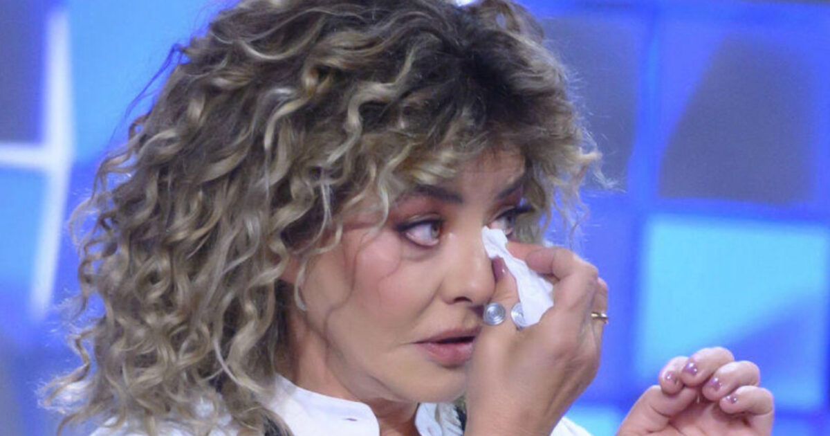 Eva Grimaldi crolla durante l’intervista a Verissimo