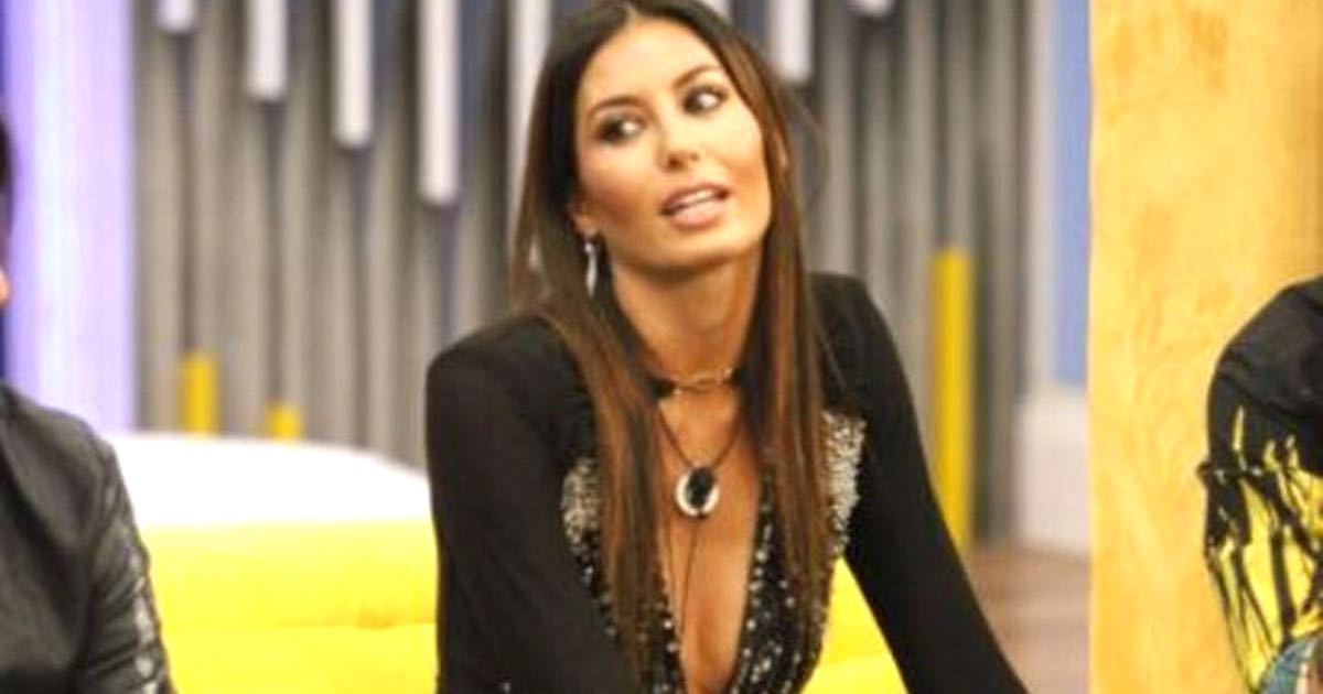 Elisabetta Gregoraci sempre più scollata