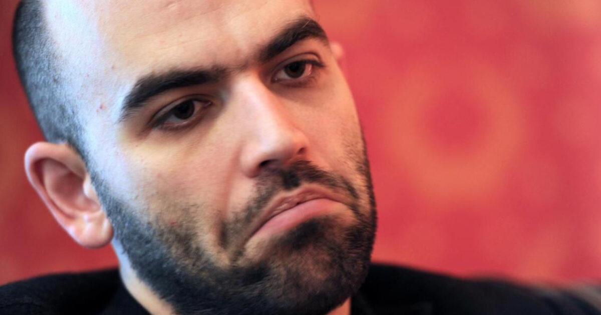 Verona "punisce" Roberto Saviano e gli revoca la cittadinanza onoraria