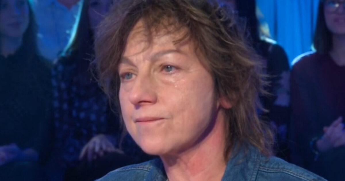 Gianna Nannini polemiche per il video sui poliziotti