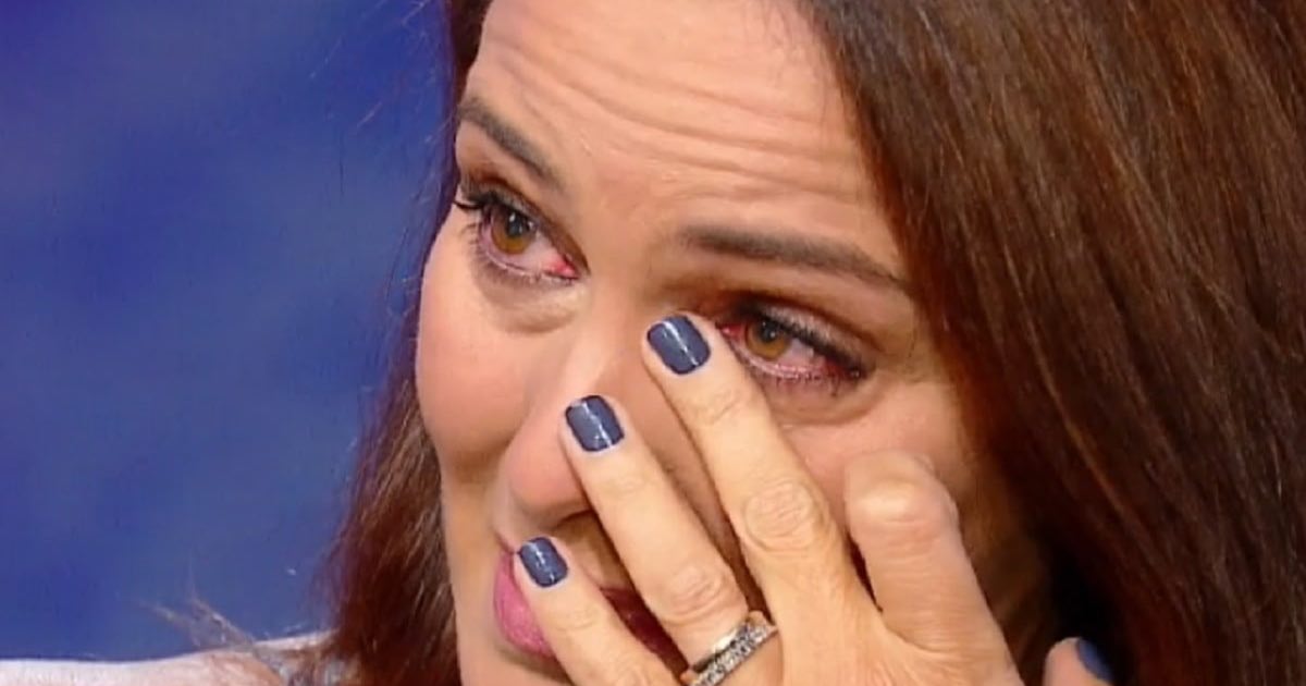 Roberta Capua scoppia in lacrime
