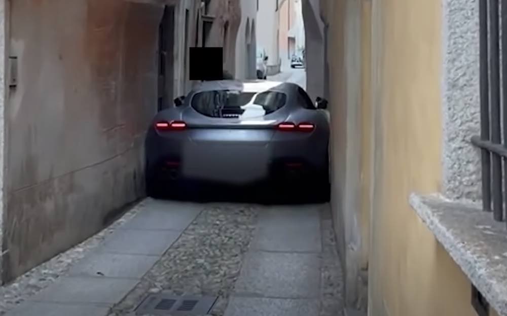 La stradina la Ferrari Roma