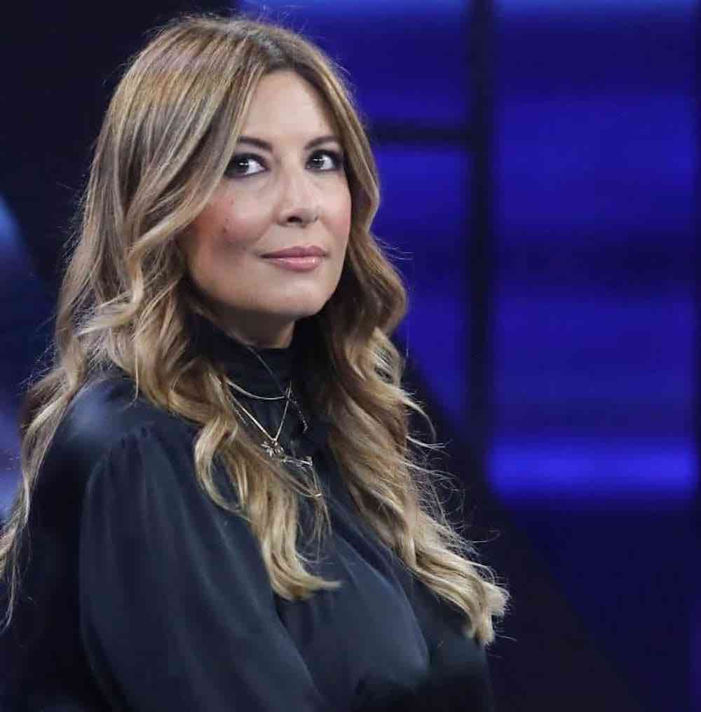 Selvaggia Lucarelli furiosa La risposta del sindaco Corrado Bonfanti