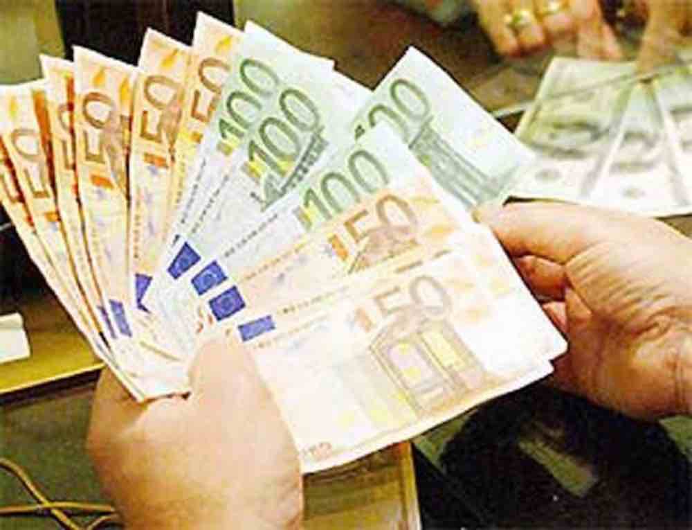 anziana conserva 100mila euro in contanti casa