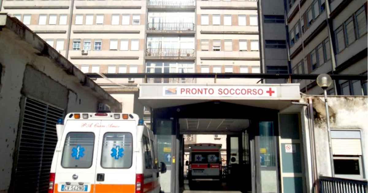 febbre e non lo fanno entrare in ospedale senza tampone