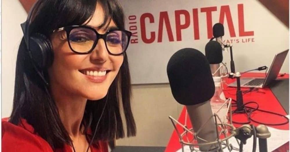 Ambra Angiolini in lacrime durante la trasmissione radiofonica