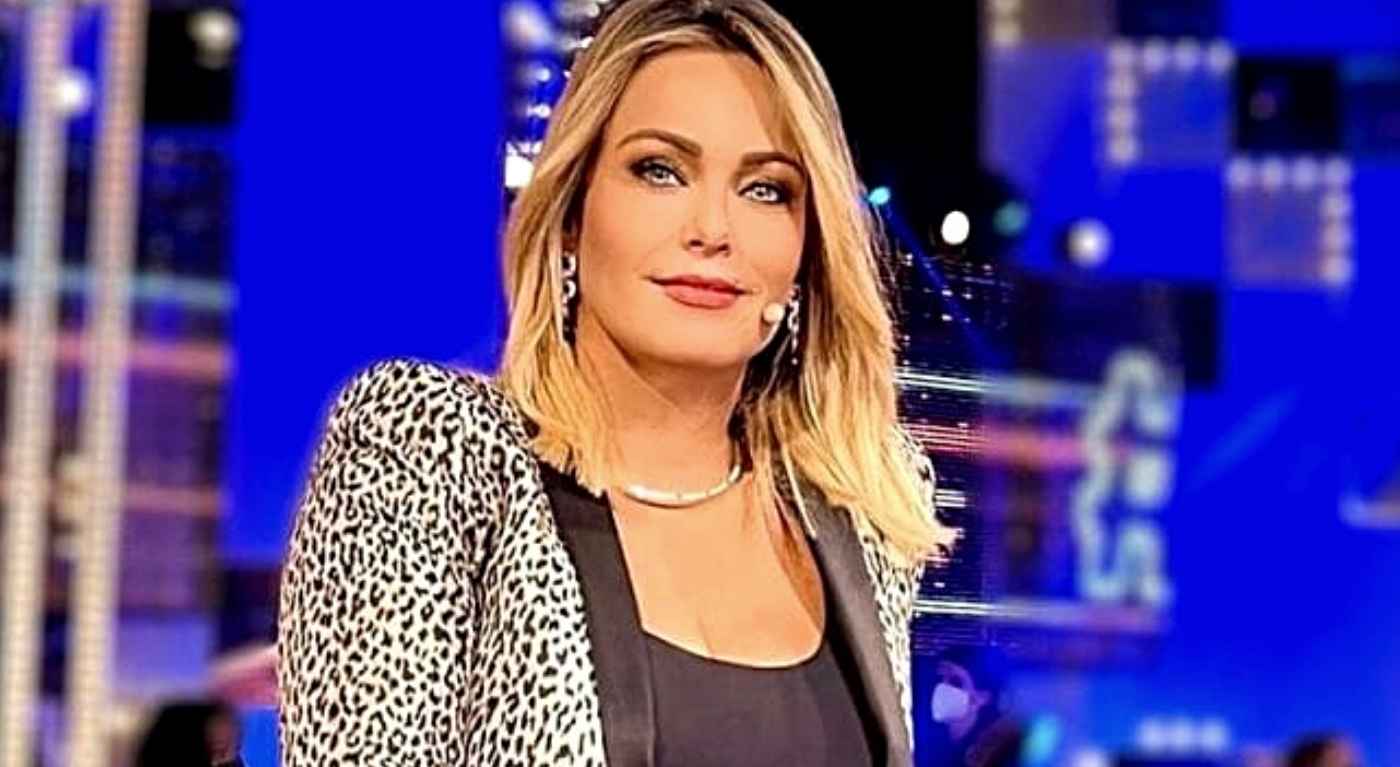 Sonia Bruganelli, il gatto e la specchiera da 165mila euro - Look