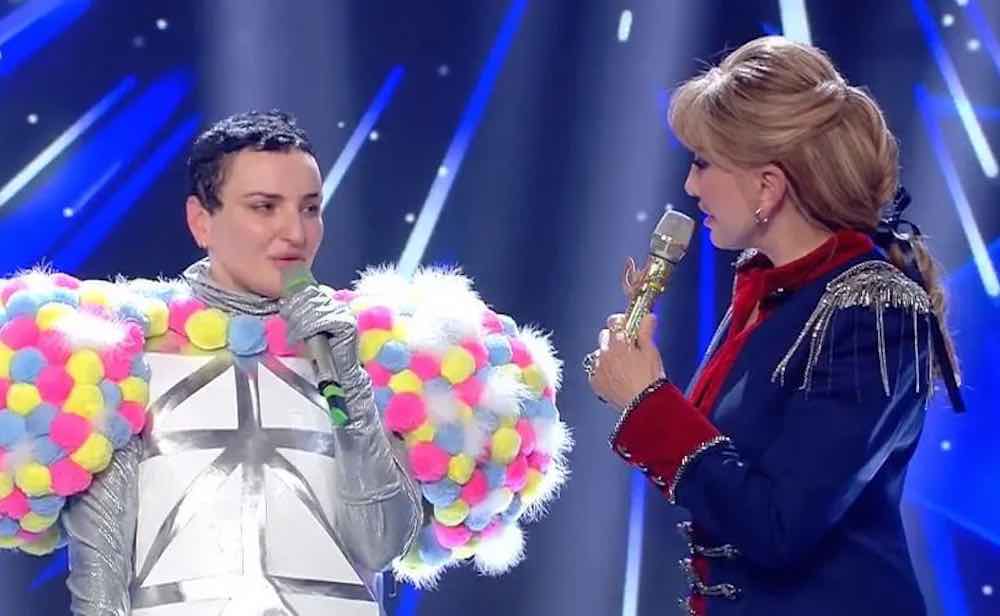 Bufera su Arisa a Il cantante mascherato