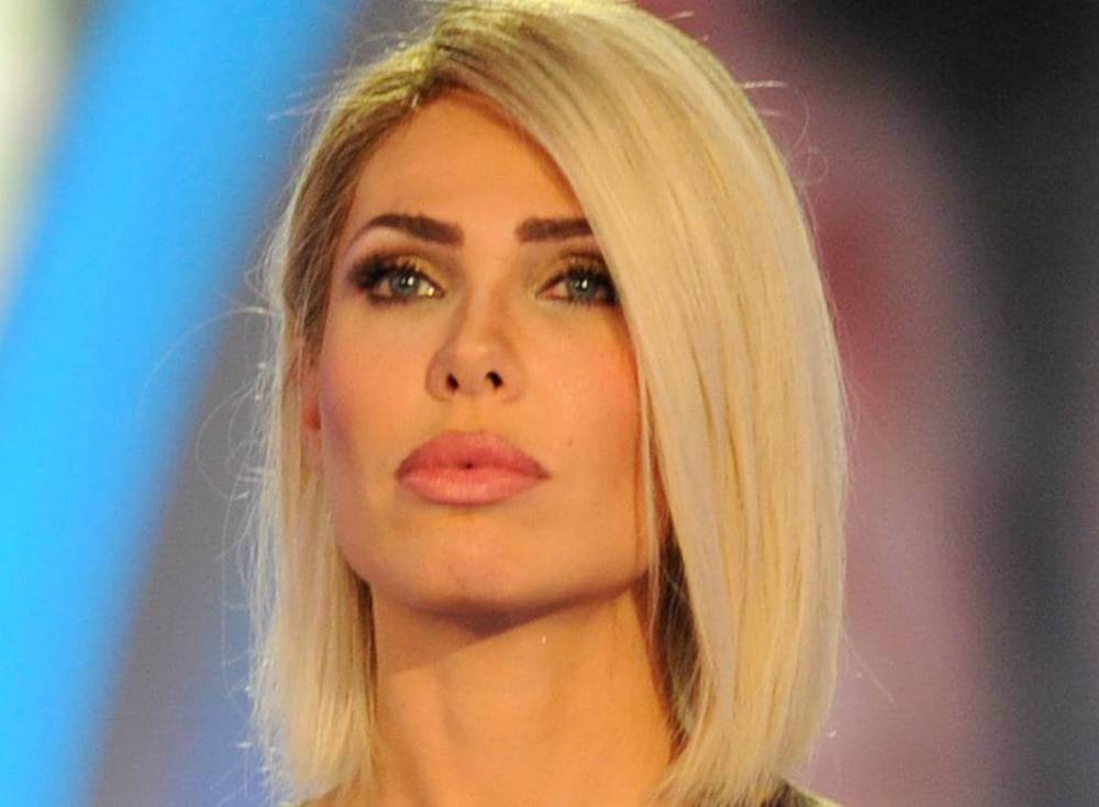 Ilary Blasi rovinata in tribunale
