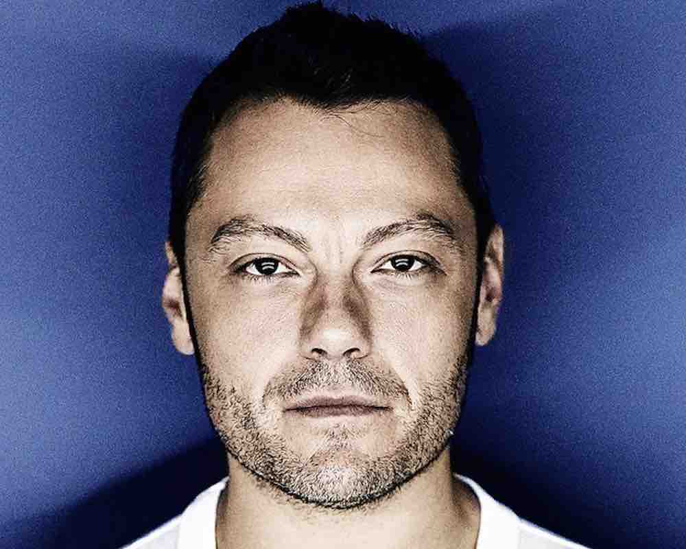 Tiziano Ferro fisco italiano