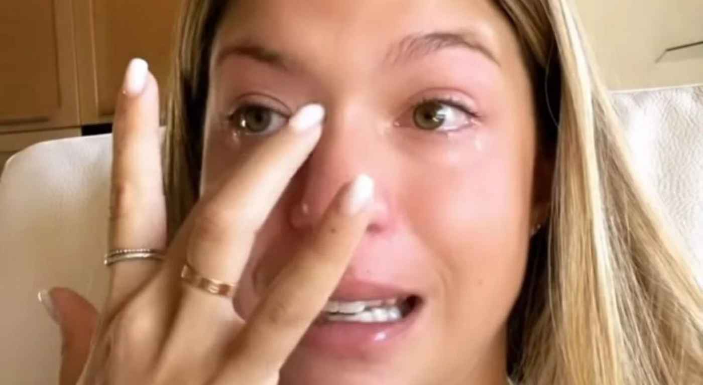 Natalia Paragoni in lacrime