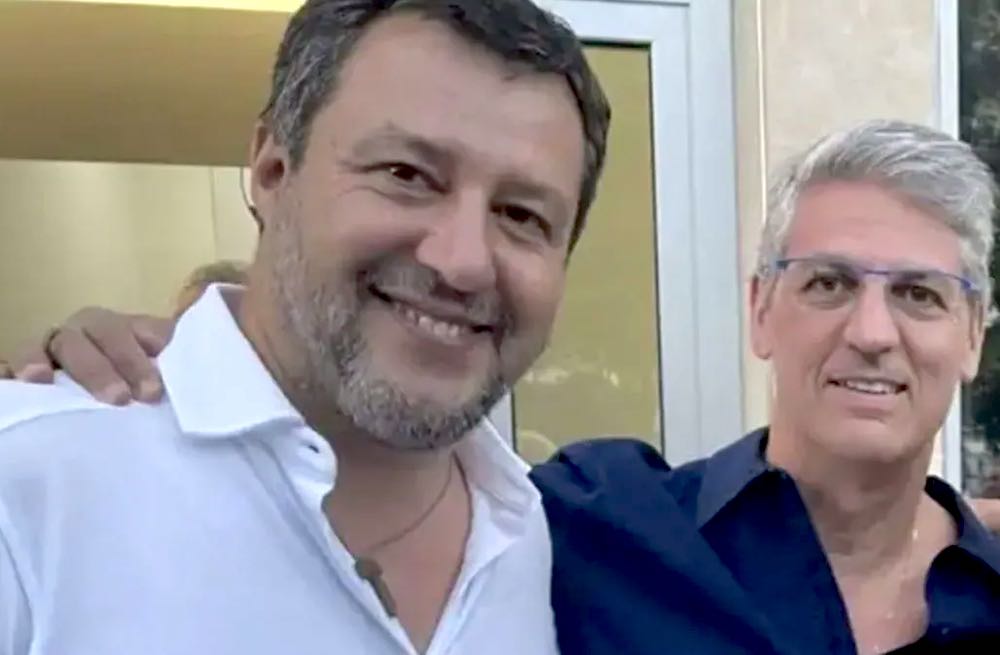 direttore di RaiNews24 abbracciato a Salvini