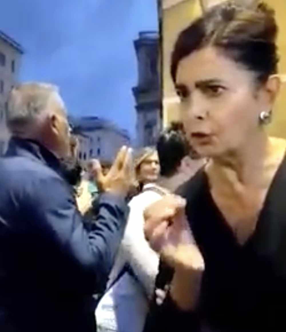 Boldrini cacciata manifestazione