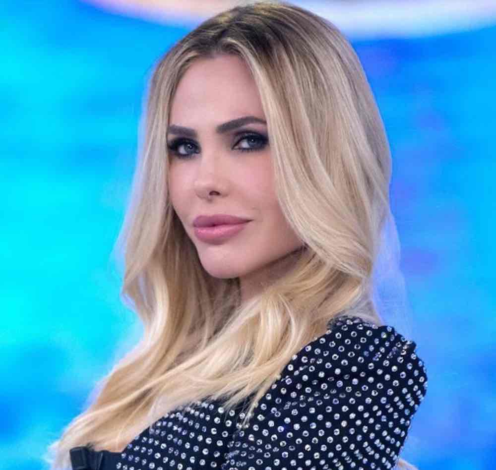 Ilary Blasi, quanto spende