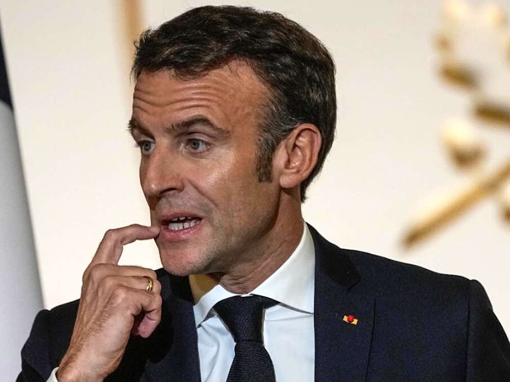 Emmanuel Macron indagato