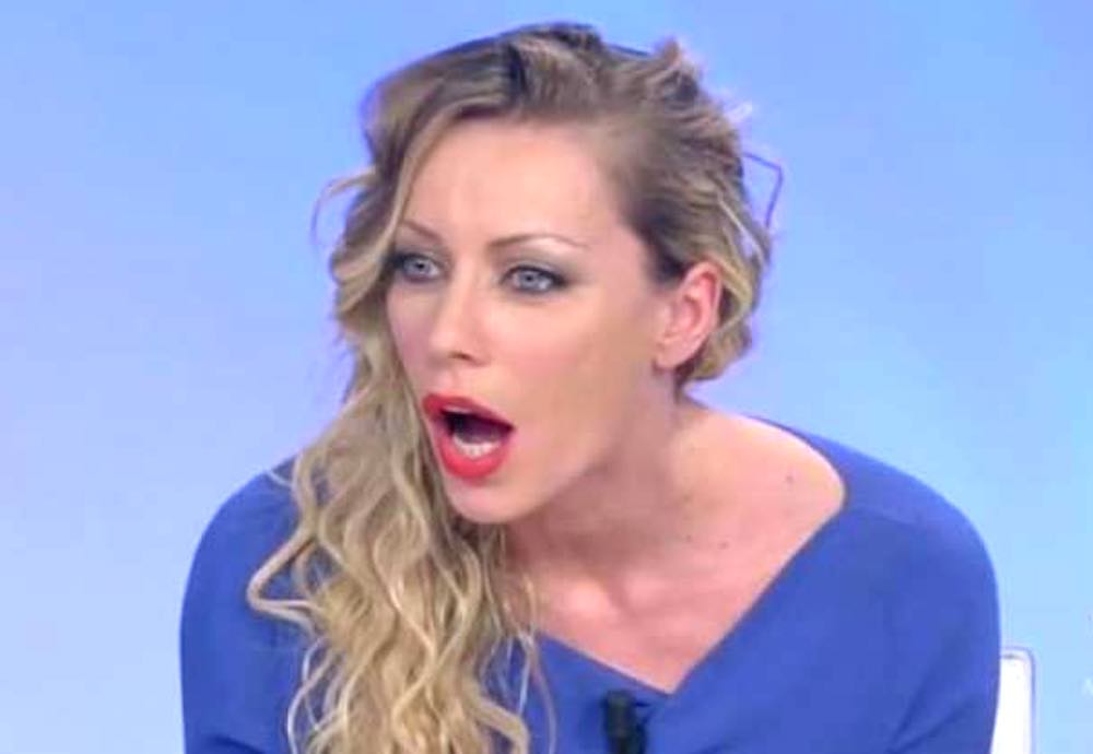 Karina Cascella al veleno contro la D'Urso