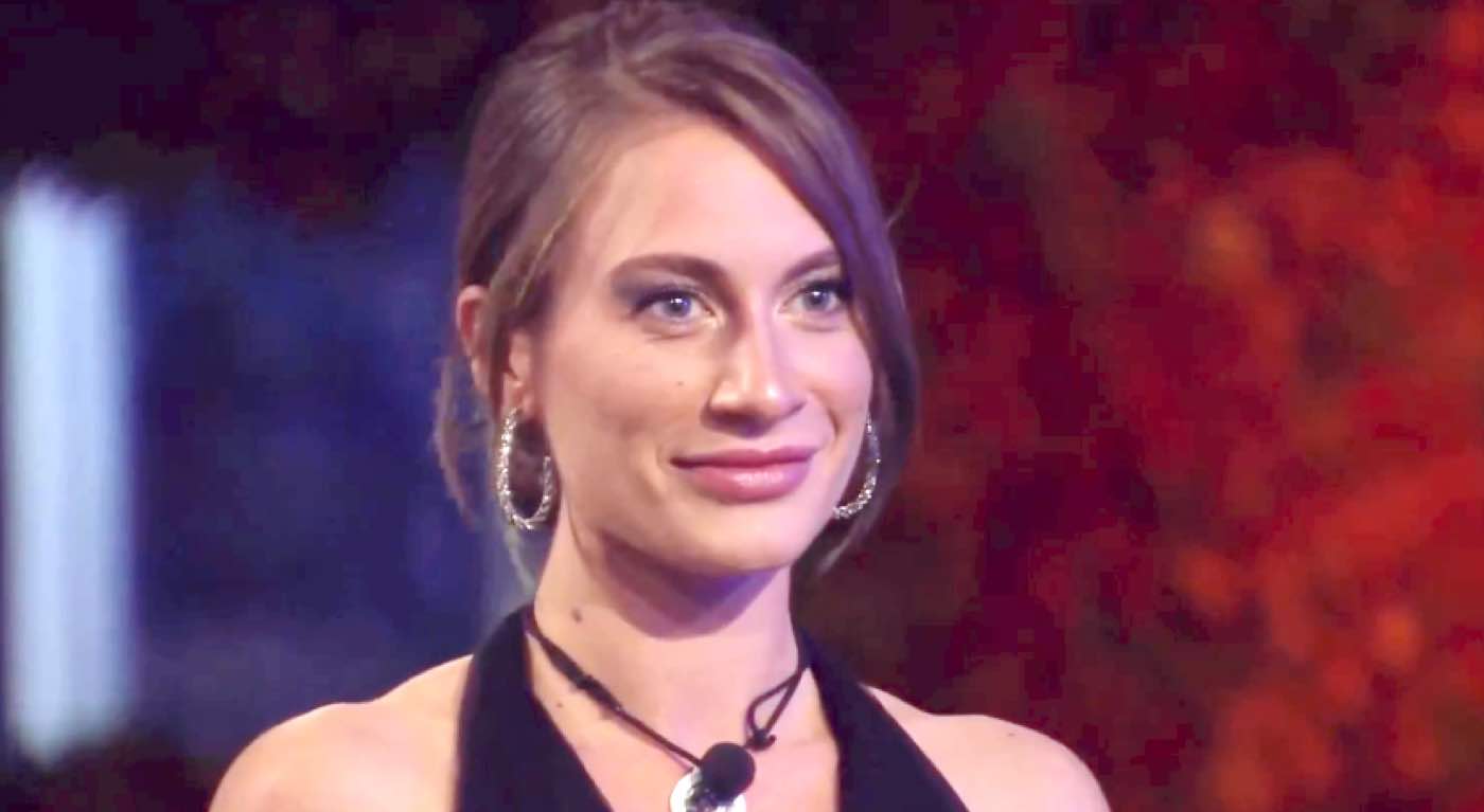 Nikita scatena il pubblico