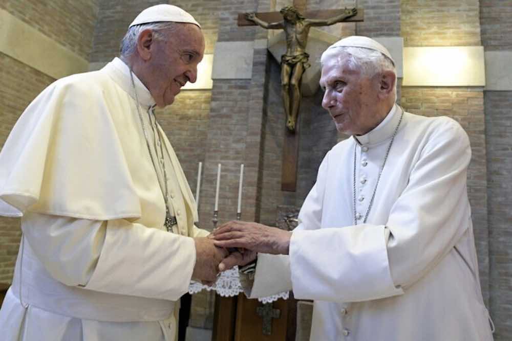 Papa Francesco sbotta su Ratzinger