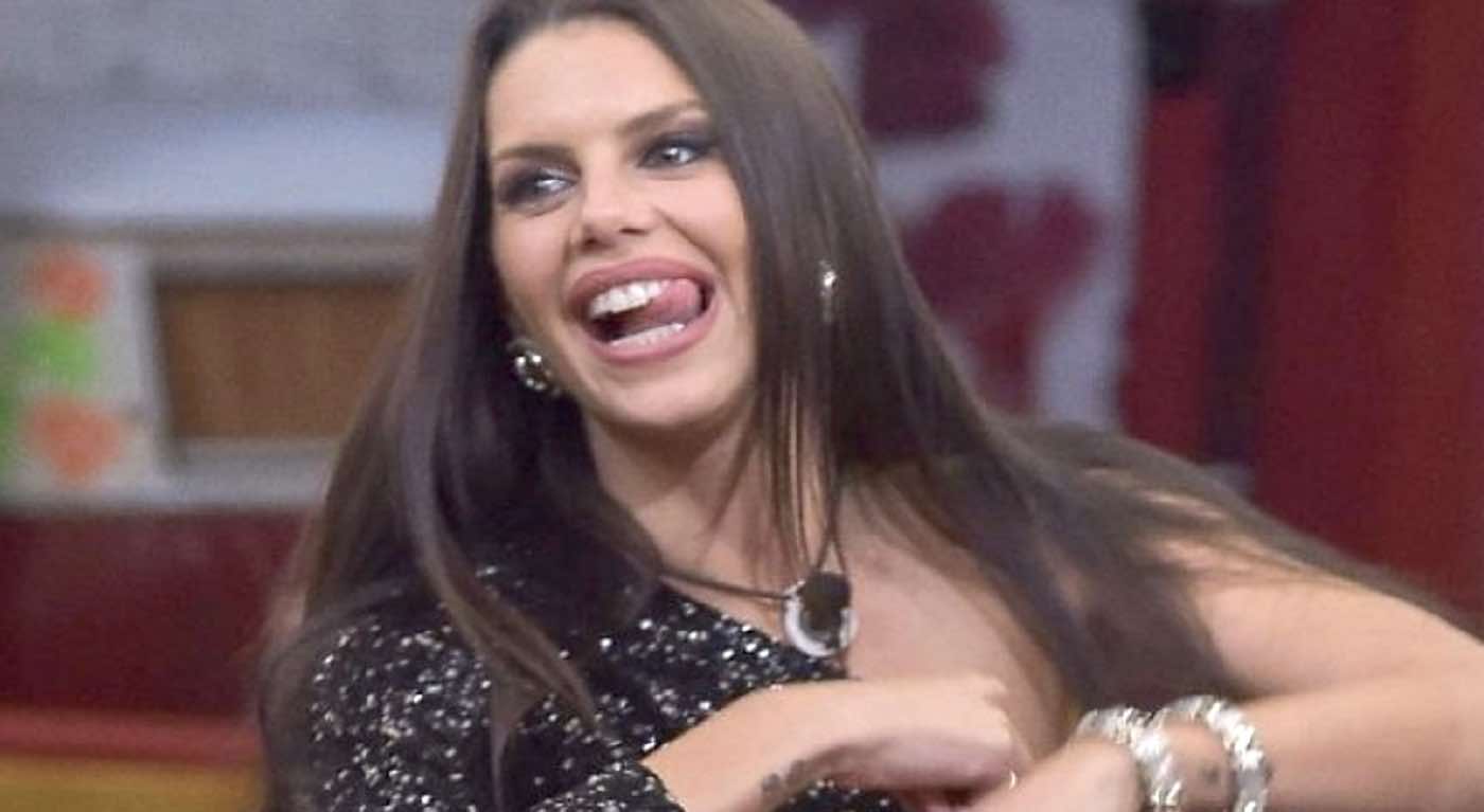 Antonella tira fuori dettagli
