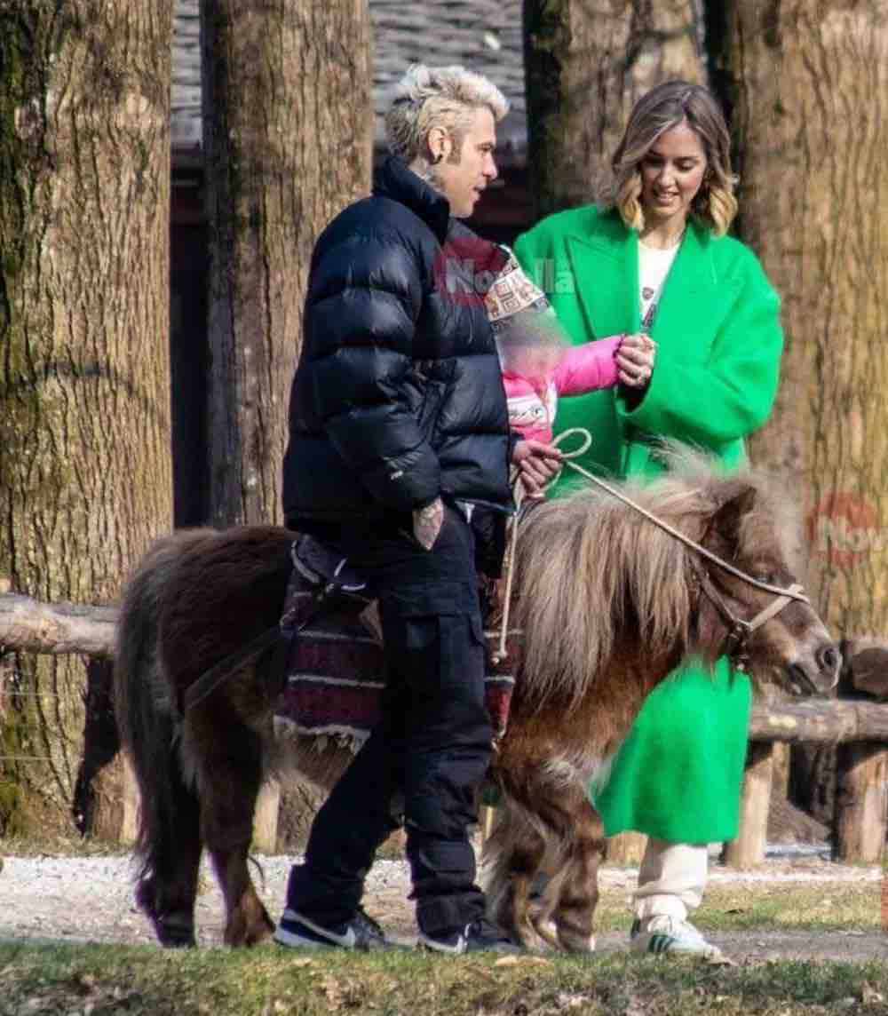 Fedez Chiara e i figli Leone e Vittoria