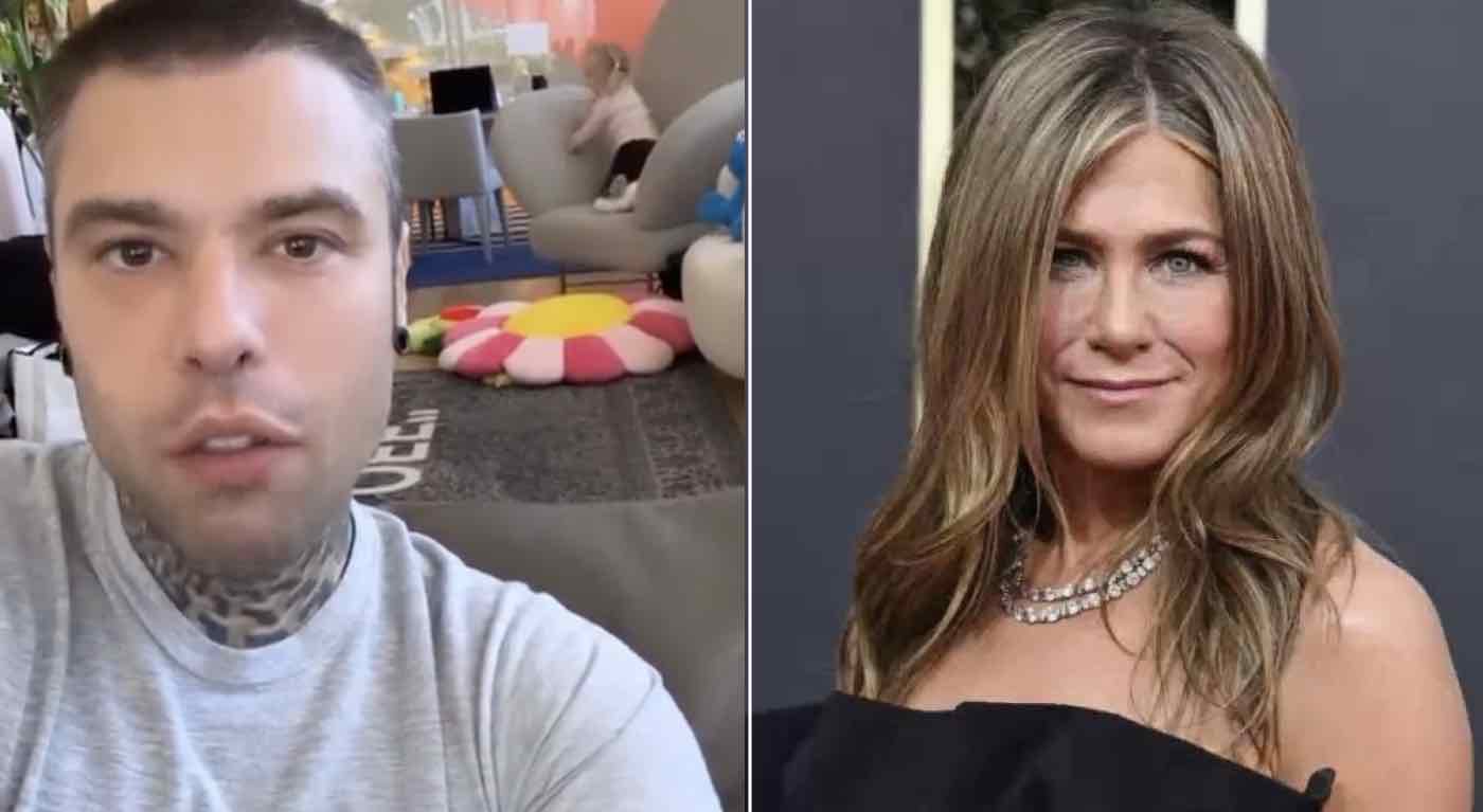 Fedez accanto a Jennifer Aniston