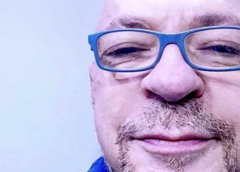 Platinette: la prima foto dall’ospedale dopo l’ictus, il saluto ai fan di Mauro Coruzzi