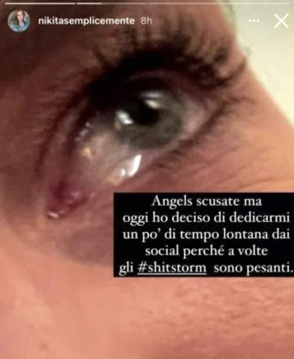 nikita pelizon lacrime social