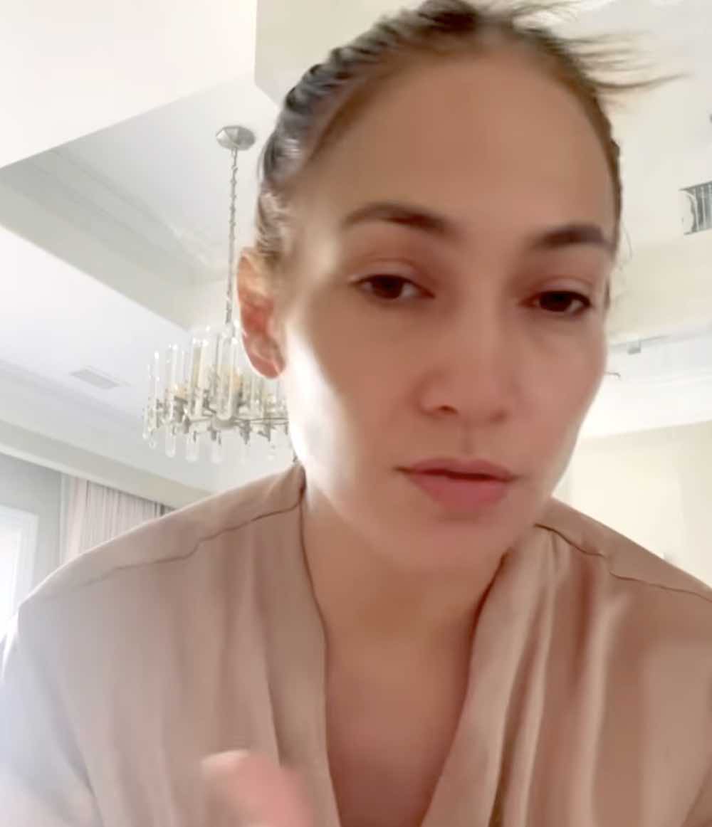 Jennifer Lopez senza trucco