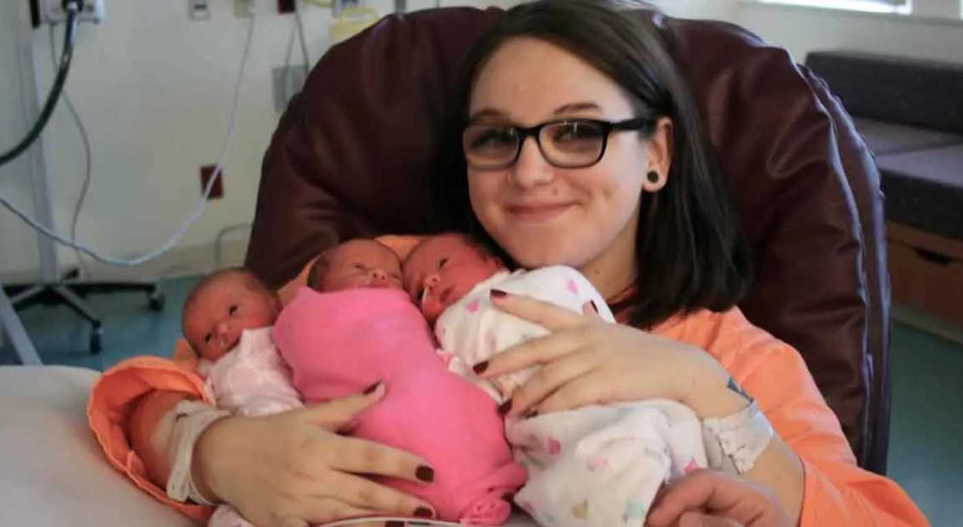 donna partorisce ,tre gemelle identiche
