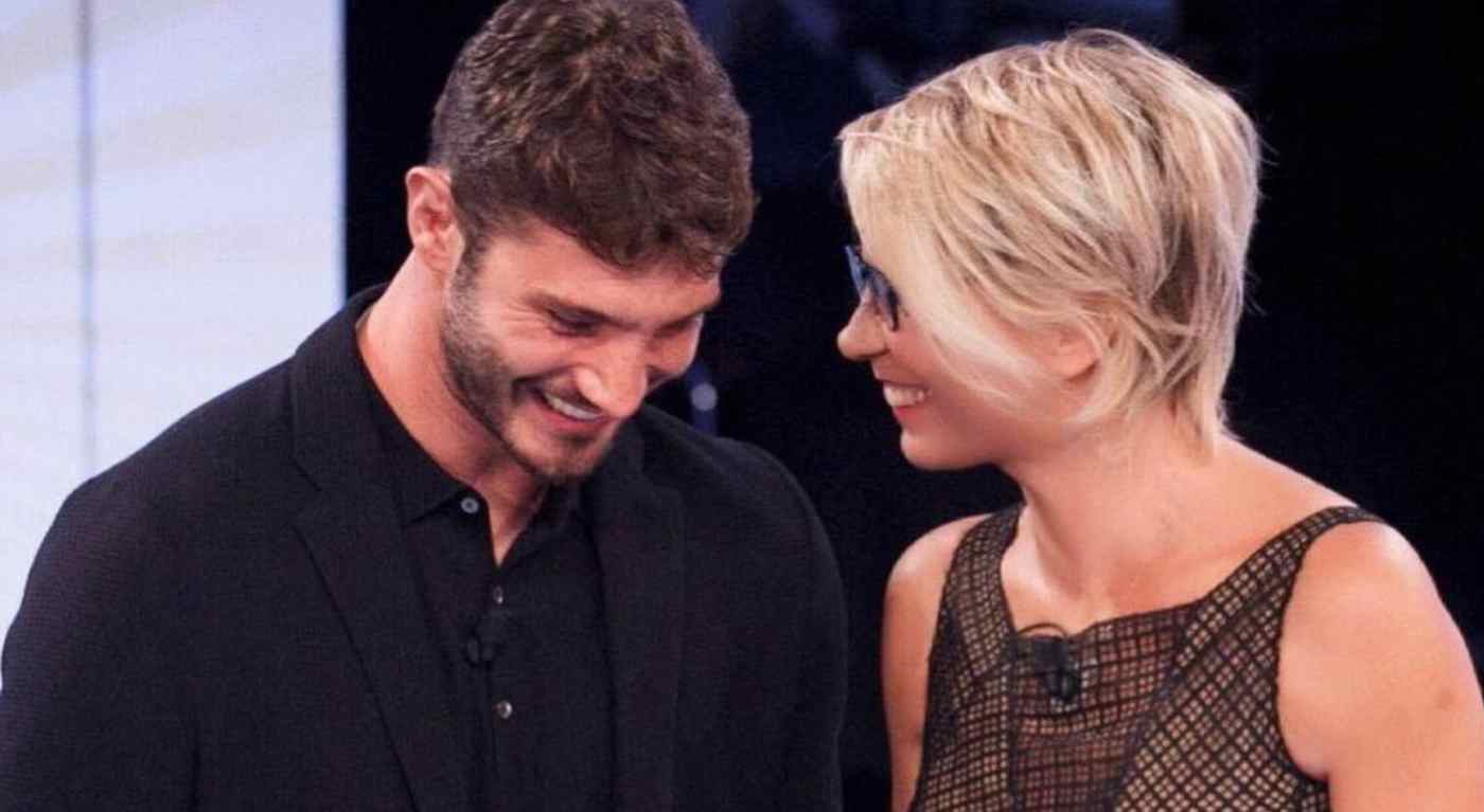 Stefano De Martino, Maria De Filippi appare a sorpresa nel suo programma: "Ho pianto per lui"