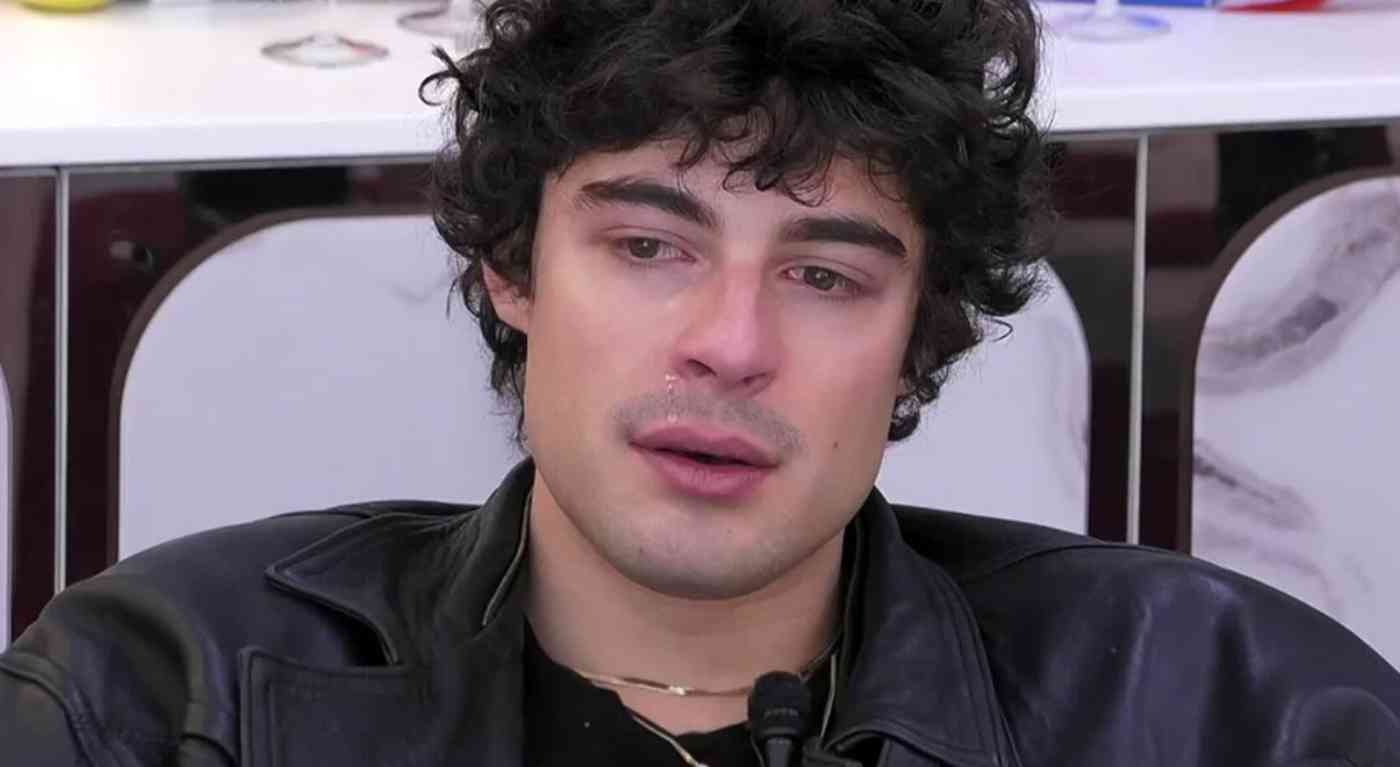 Grande Fratello, Vittorio scoppia in lacrime: "Un dolore troppo grande" | Cos'è successo