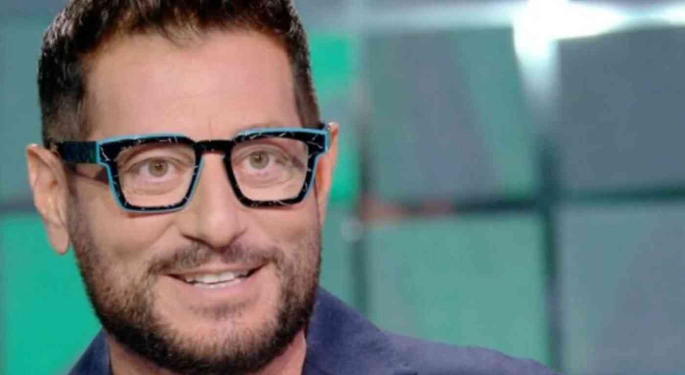 Enrico Papi, avete visto sua figlia? Bellissima, assomiglia proprio a lei. - FOTO