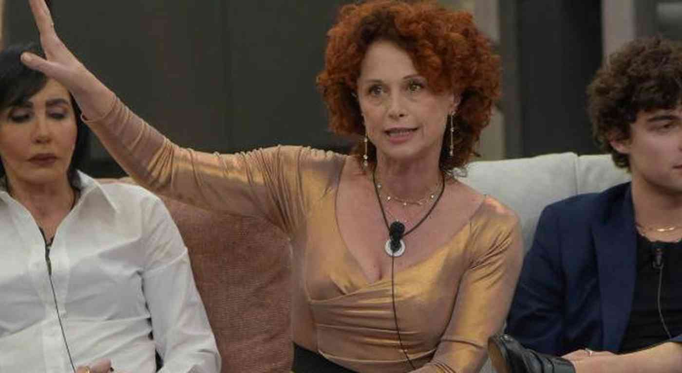 “Sei una mamma…”. Grande Fratello, Marcella Bonifacio furiosa con Beatrice: cos'ha detto la madre di Greta Rossetti