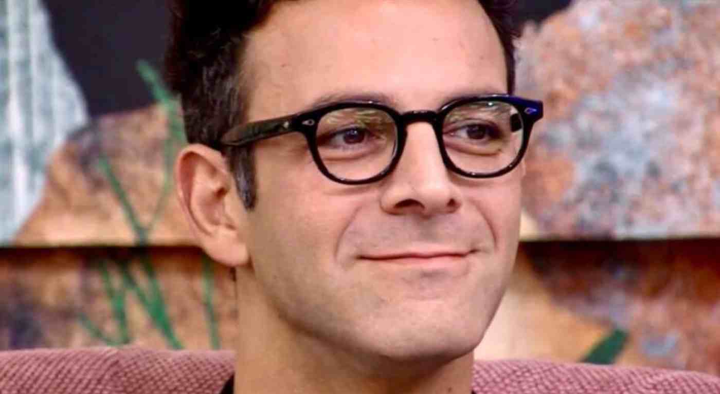 "Lui è gay". Stefano Miele confessa tutto sul famoso cantante italiano. La rivelazione che nessuno si aspettava