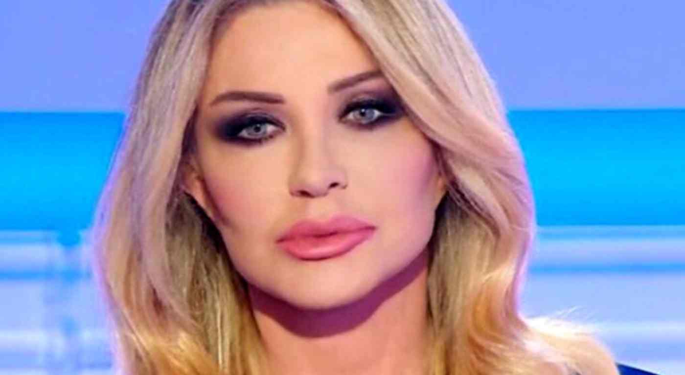Paola Ferrari senza freni su Ilary Blasi: "È una vergogna, una schifezza totale!"