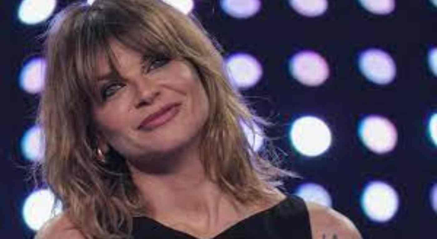 Alessandra Amoroso non aveva voluto cantare 'Maledetta Primavera': Loretta Goggi furiosa con lei