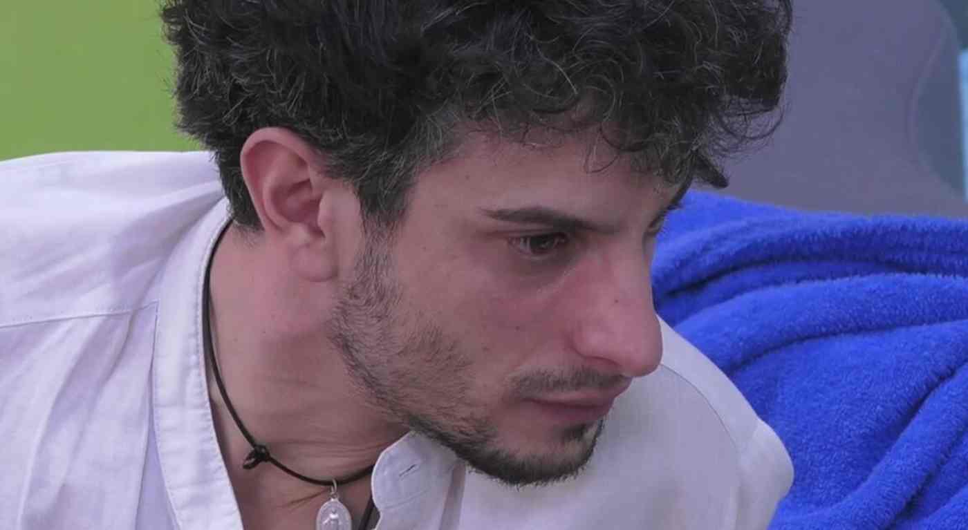 Grande Fratello, il pubblico non vuole più Garibaldi nella casa: "Manesco e violento, mandatelo fuori!"