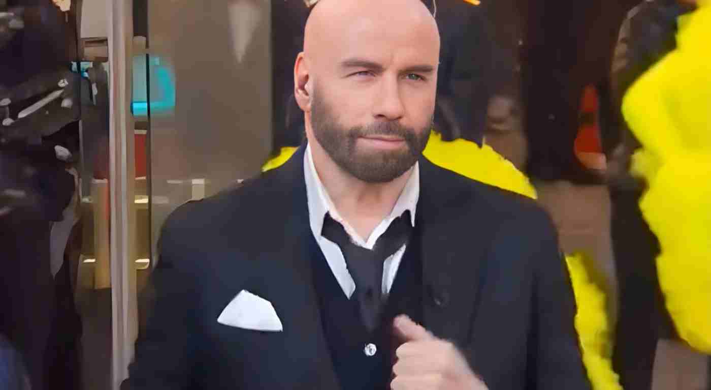 Sanremo 2024: Lucarelli svela il cachet milionario di Travolta. E Amadeus? Coincidenza o strategia?