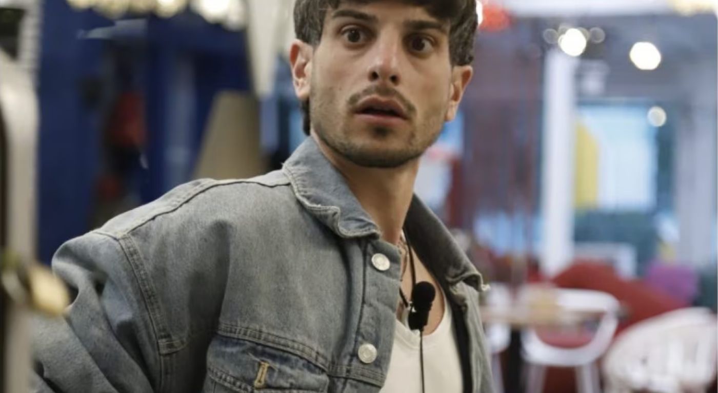 Grande Fratello, arriva l'ambulanza per il concorrente: "Raga è svenuto, chiamate qualcuno!"