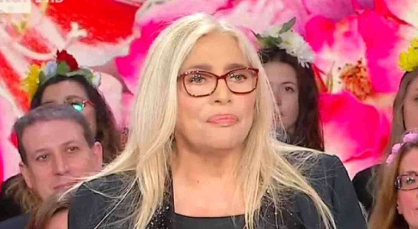 Mara Venier blocca Domenica In per un annuncio choc. Scoppia la bufera