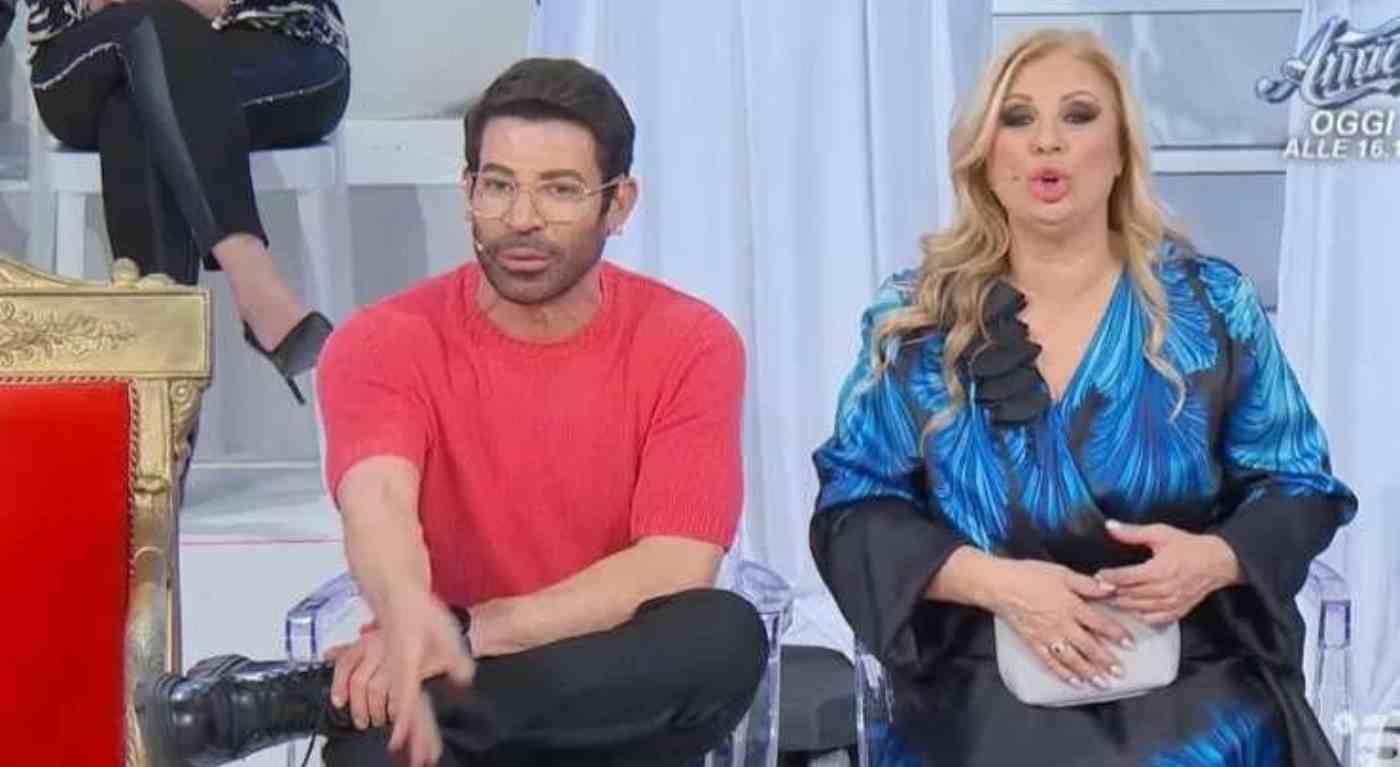 Uomini e donne, Riccardo Guarnieri rientra in studio - Ecco come ha reagito la sua ex Ida Platano