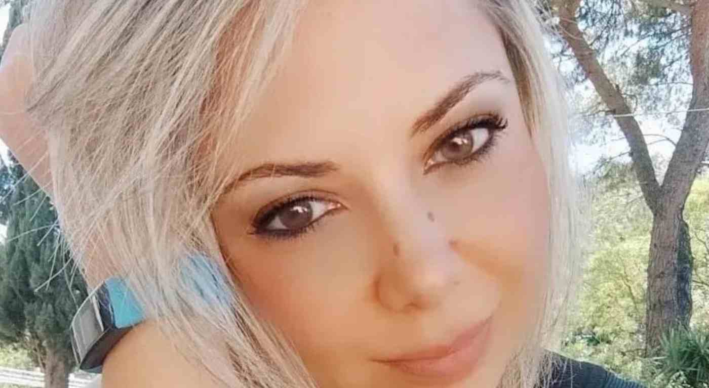 Tragedia a poche settimane dal parto: Laura ci lascia, ma il suo bambino sopravvive. Le parole strazianti del compagno