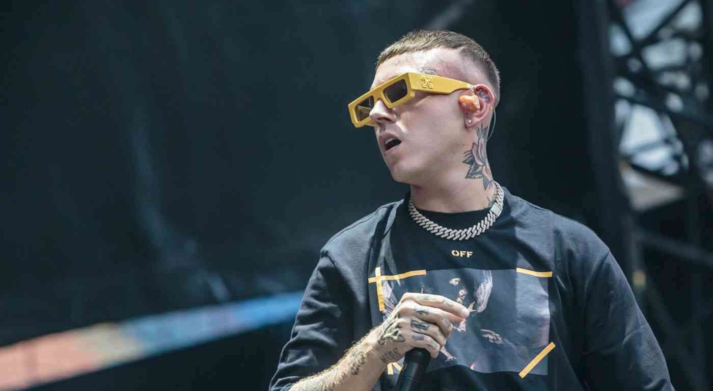 Lazza non si trattiene: duro attacco dopo l'imitazione a Tale e Quale Sanremo. "Mi sento offeso"