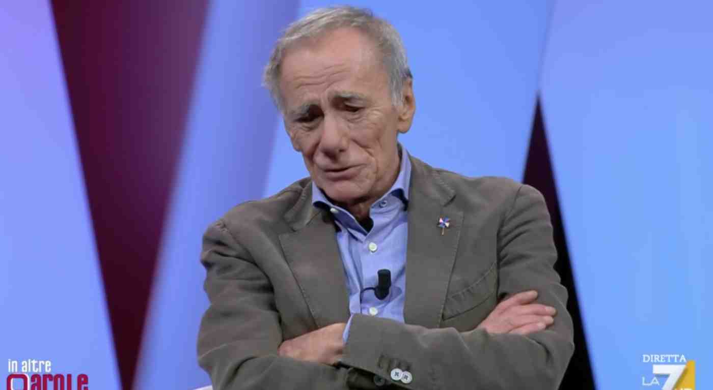 Roberto Vecchioni scoppia in lacrime in diretta a 'In altre parole': "Non doveva succedere"