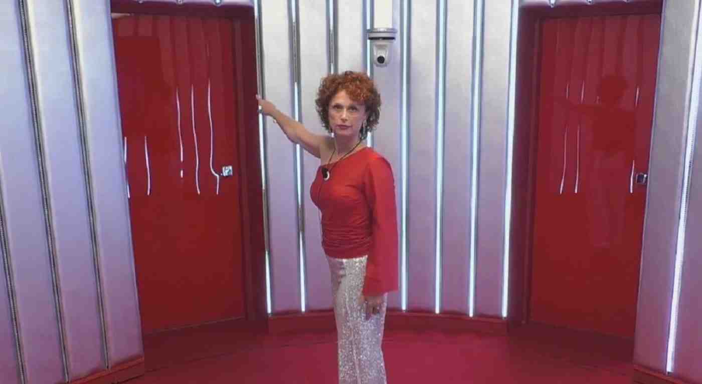 "Stasera Signorini rivelerà tutto". Grande Fratello, c'entra Beatrice Luzzi, la notizia è incredibile